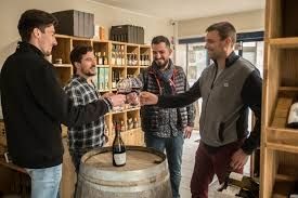 Photo de La cave de vignes en verres