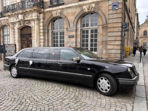 Photo de Location de Limousines avec chauffeurs, Véritable Taxi Anglais collection, mise a disposition de van ou minibus  avec chauffeurs pour navette