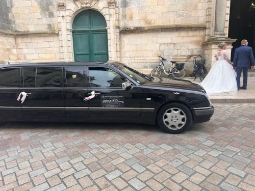 Photo de Location de Limousines avec chauffeurs, Véritable Taxi Anglais collection, mise a disposition de van ou minibus  avec chauffeurs pour navette