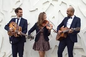 Photo de Django Black Band