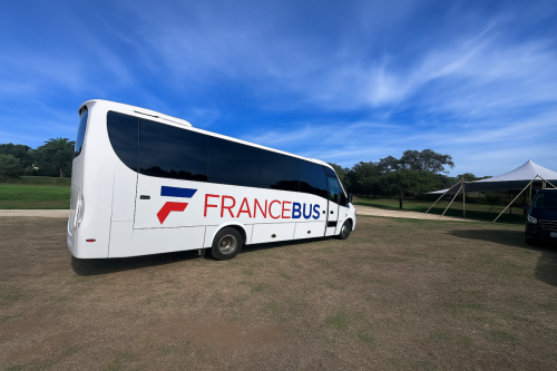 Photo de Autocars & Minibus pour Mariage – Confort, Sécurité, Élégance