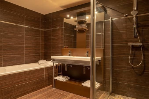 Photo de The Originals Boutique, La Maison Rouge, Lens Ouest