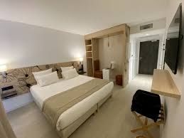 Photo de Hôtel Courrier Sud