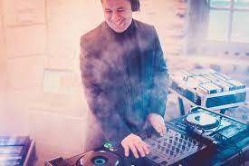 Photo de Sébastien Cérésuéla DJ Animateur