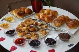 Photo de Les Pieds Sous La Table